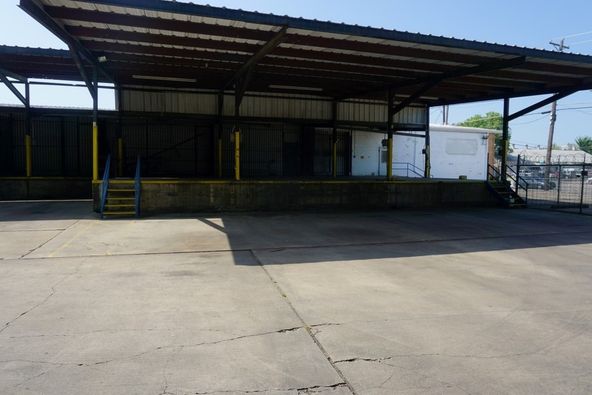 2306 N Beckley Ave, Dallas, TX 75208